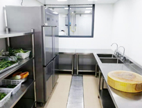 大型學(xué)校食堂廚房設(shè)備廠家告訴你商用廚房設(shè)備安裝工序和注意事項